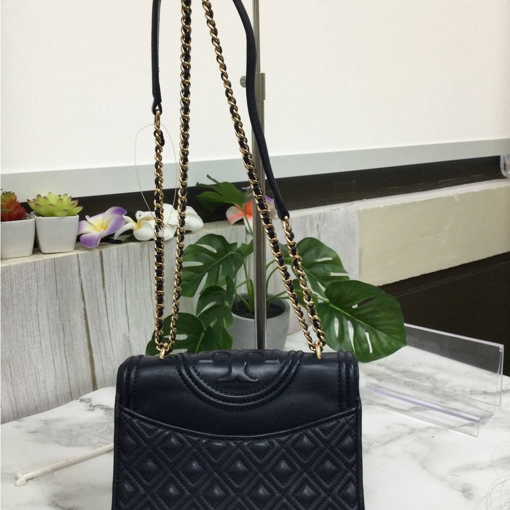 GUC Navy Blue Quilted Chain-Handle Shoulder Bag